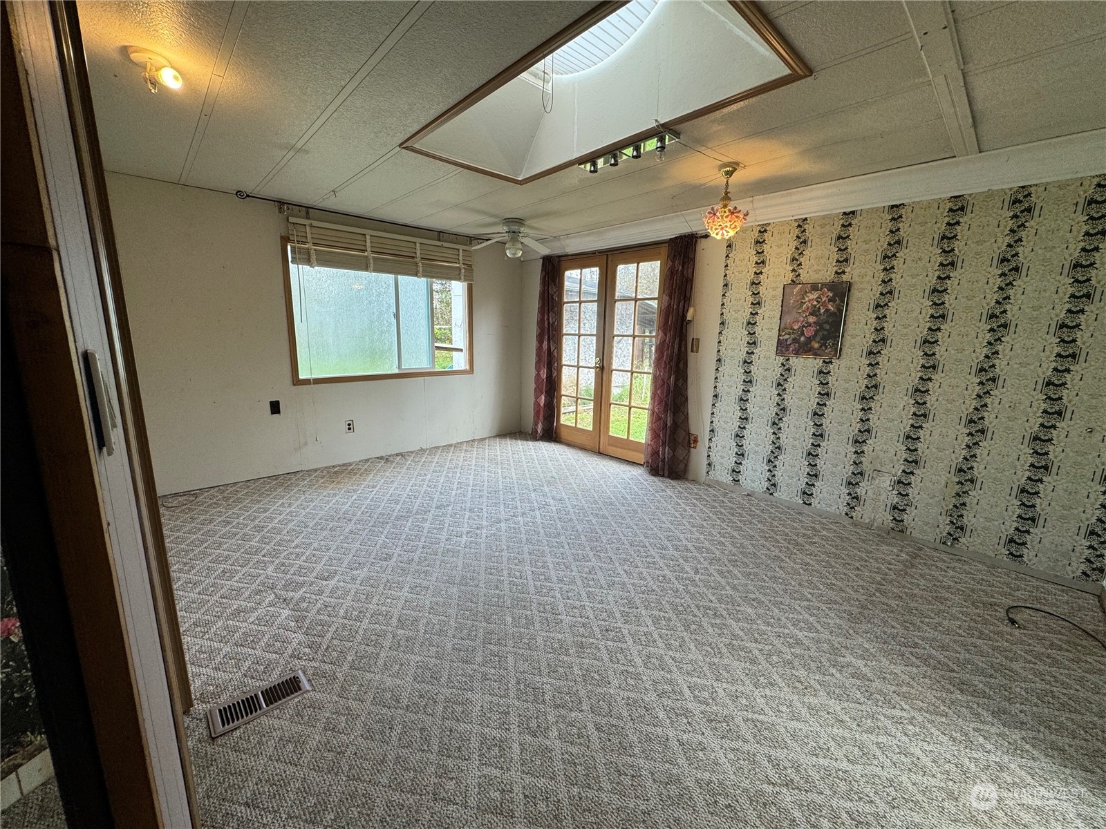 4015 Eliza Avenue Unit: 109