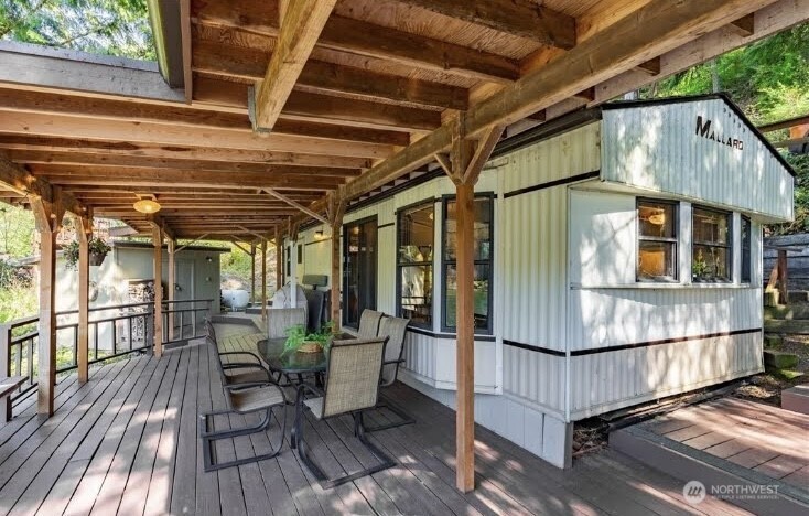 1817 Sleepy Hollow Lane