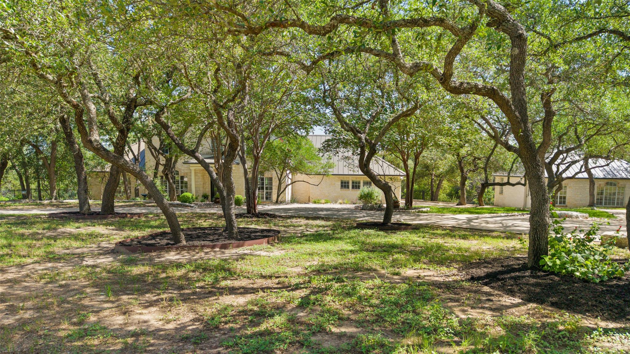 604 N River Hills RD