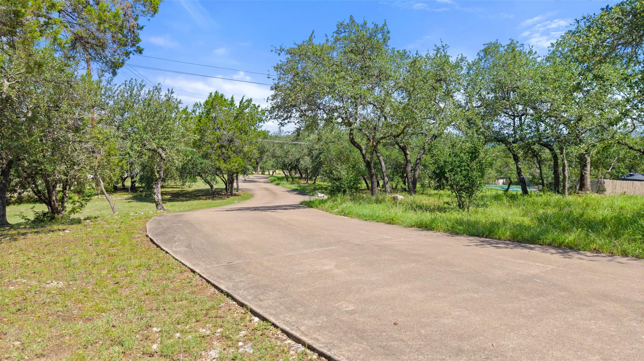 604 N River Hills RD