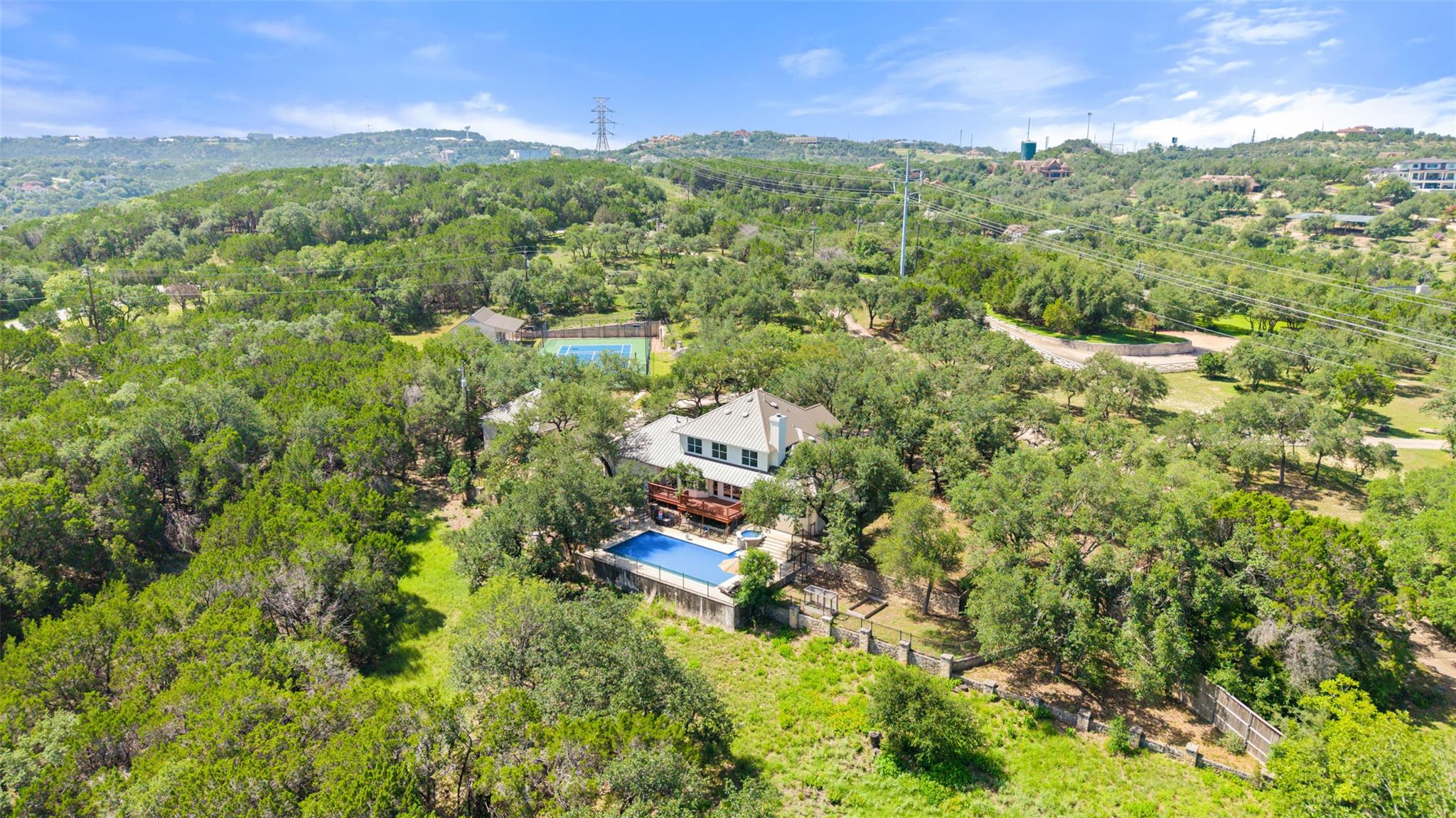 604 N River Hills RD