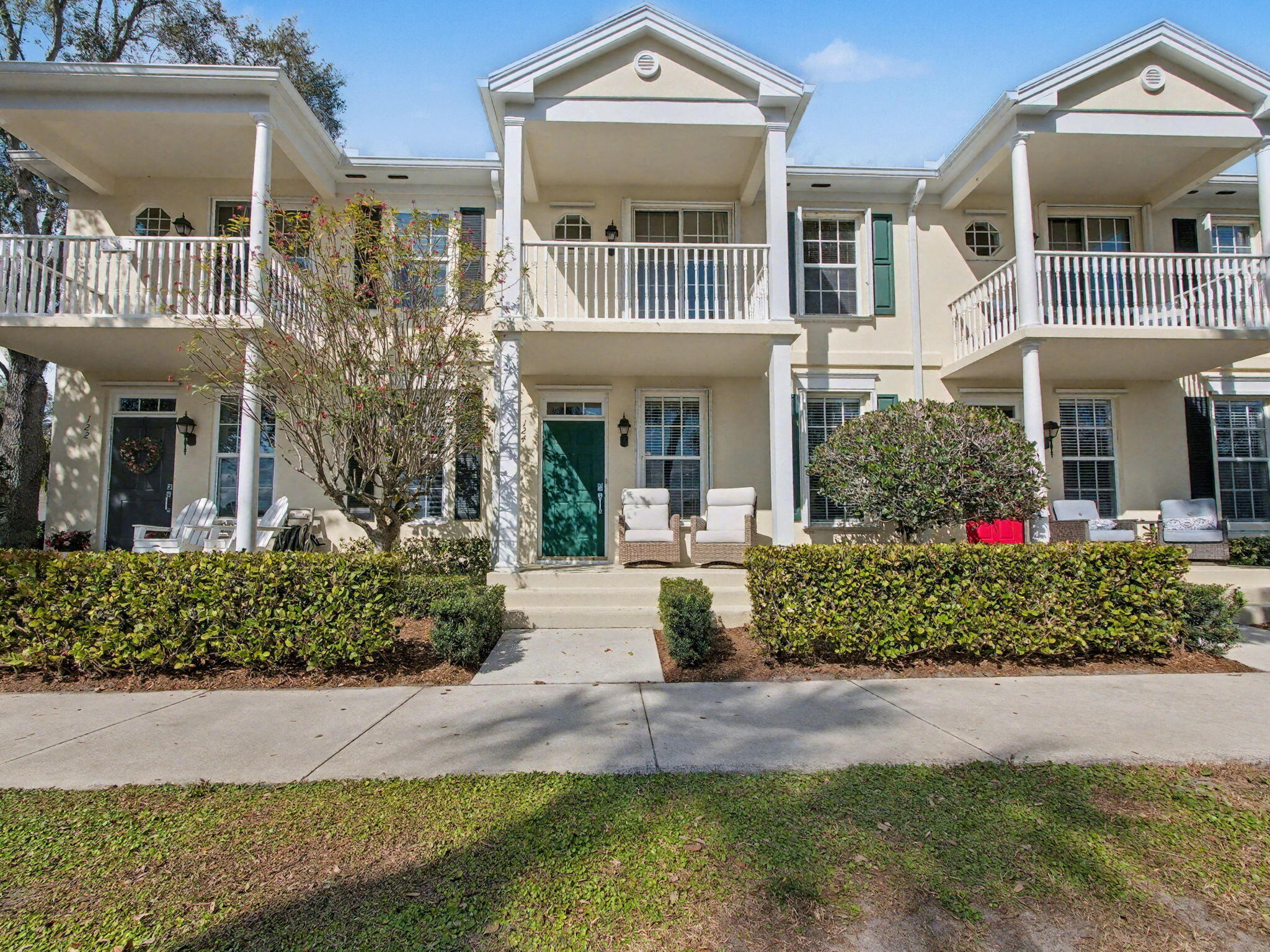 124 Courtenay Ct