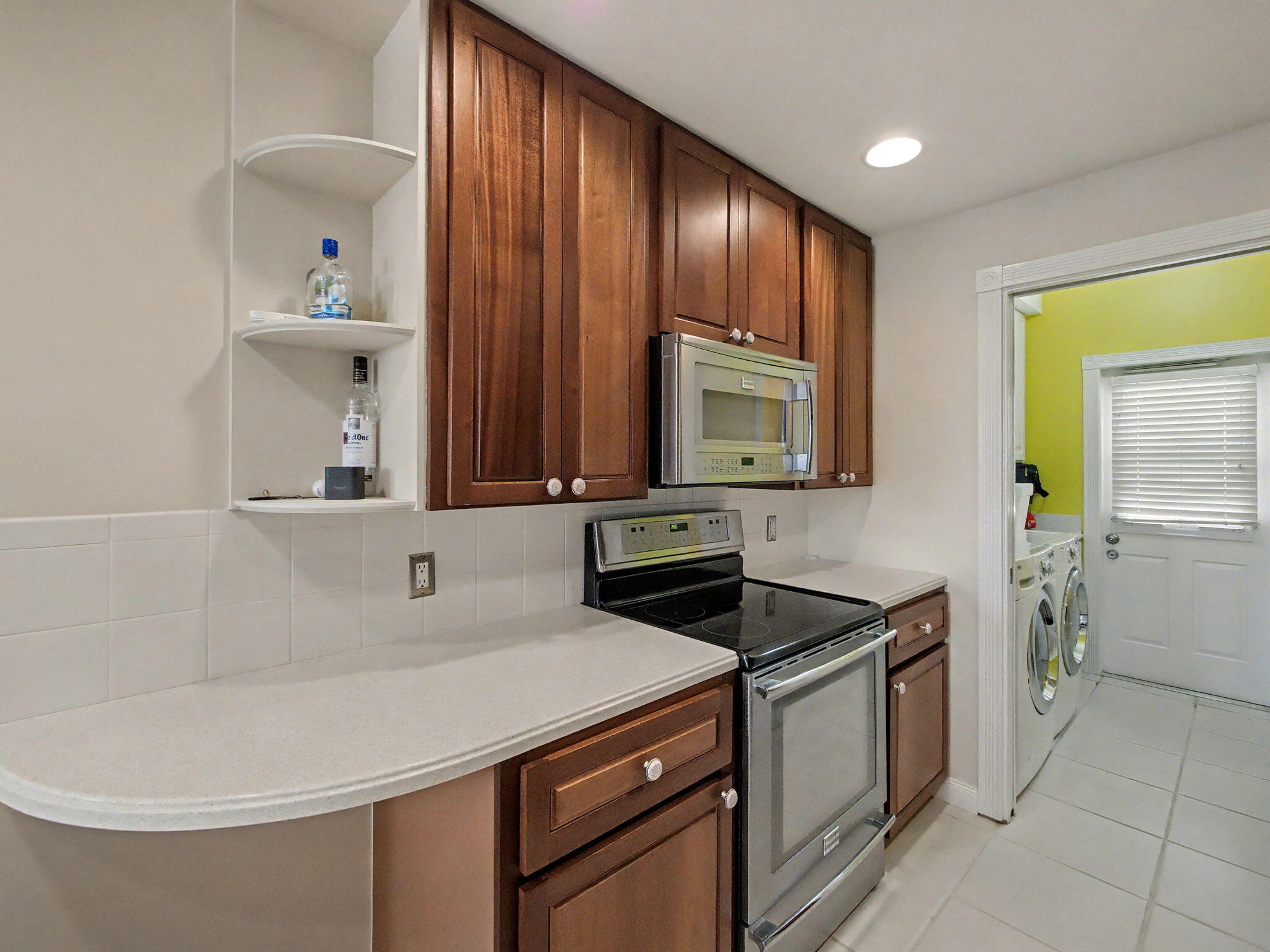 124 Courtenay Ct