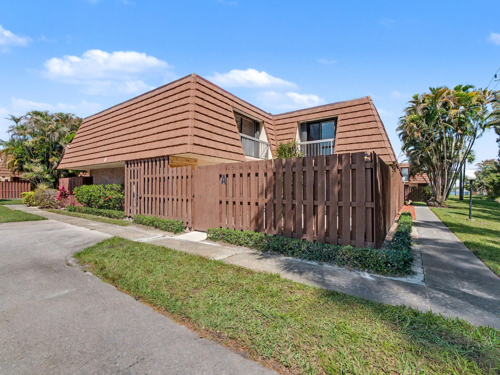 825 Center Street 12a
