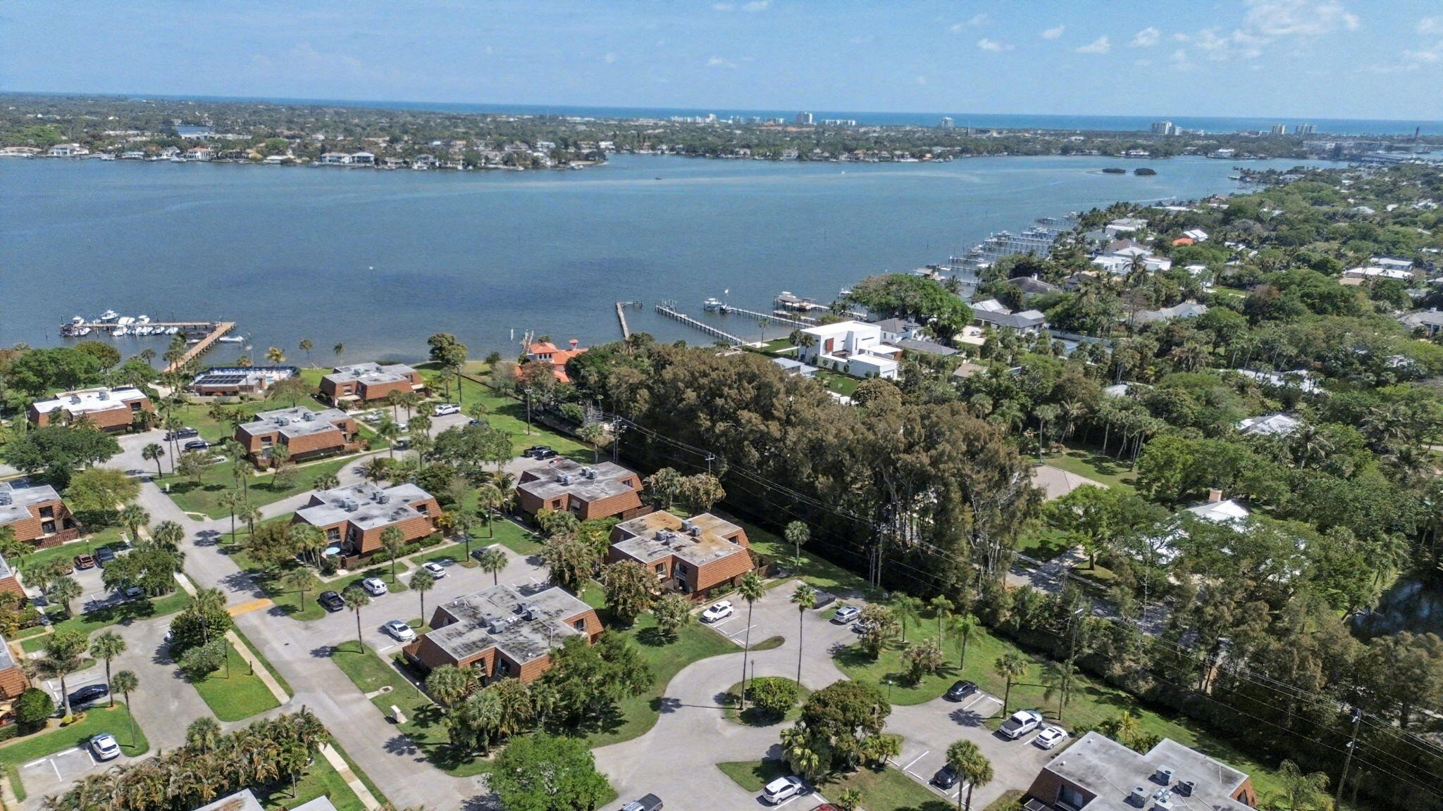 825 Center Street 12a