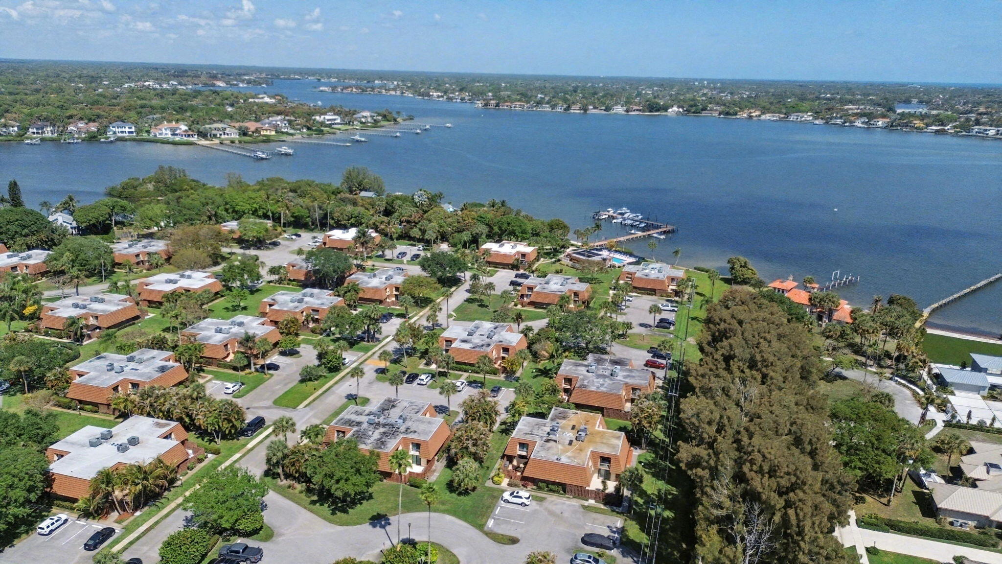 825 Center Street 12a