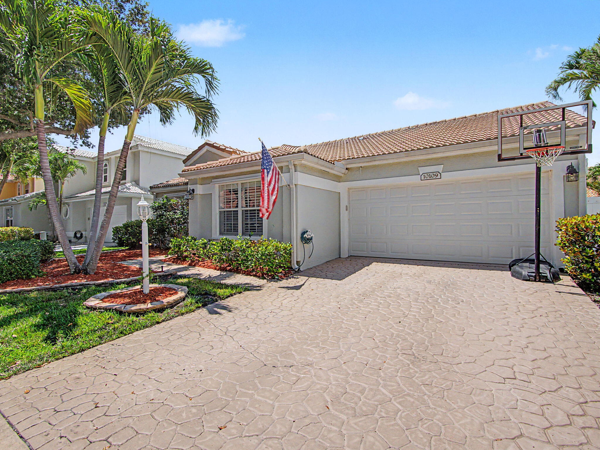 10109 Oak Bark Lane
