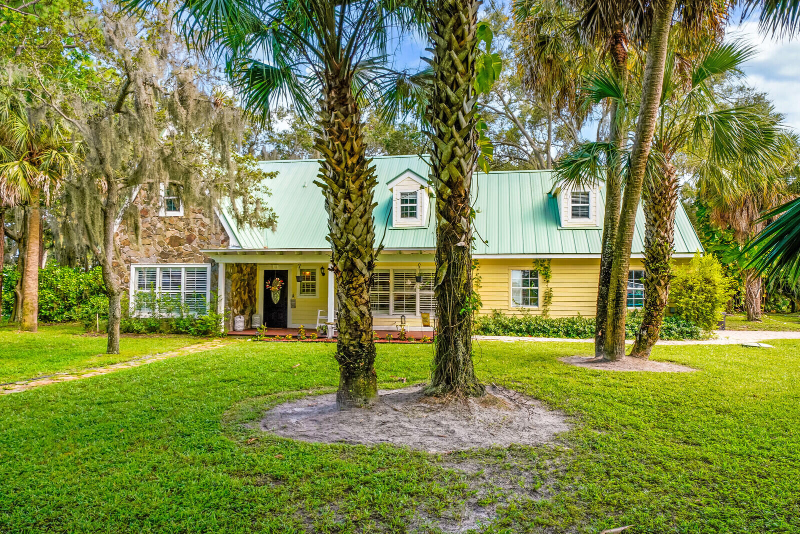 865 SW Magnolia Bluff Drive