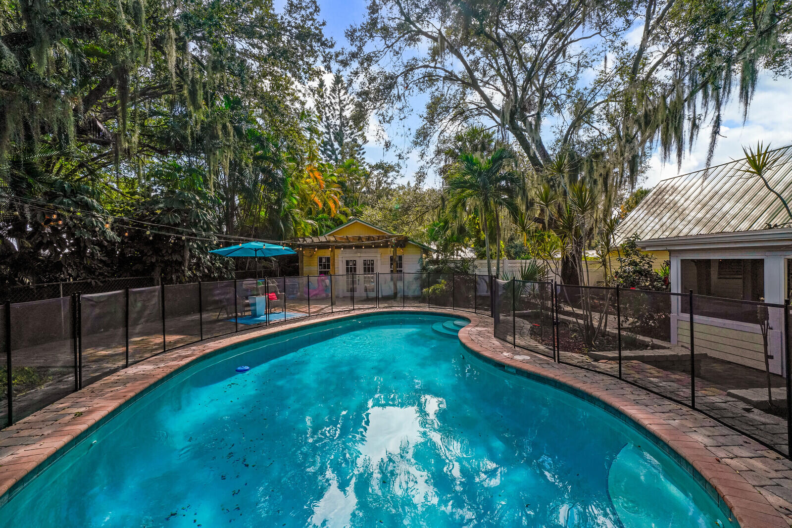 865 SW Magnolia Bluff Drive