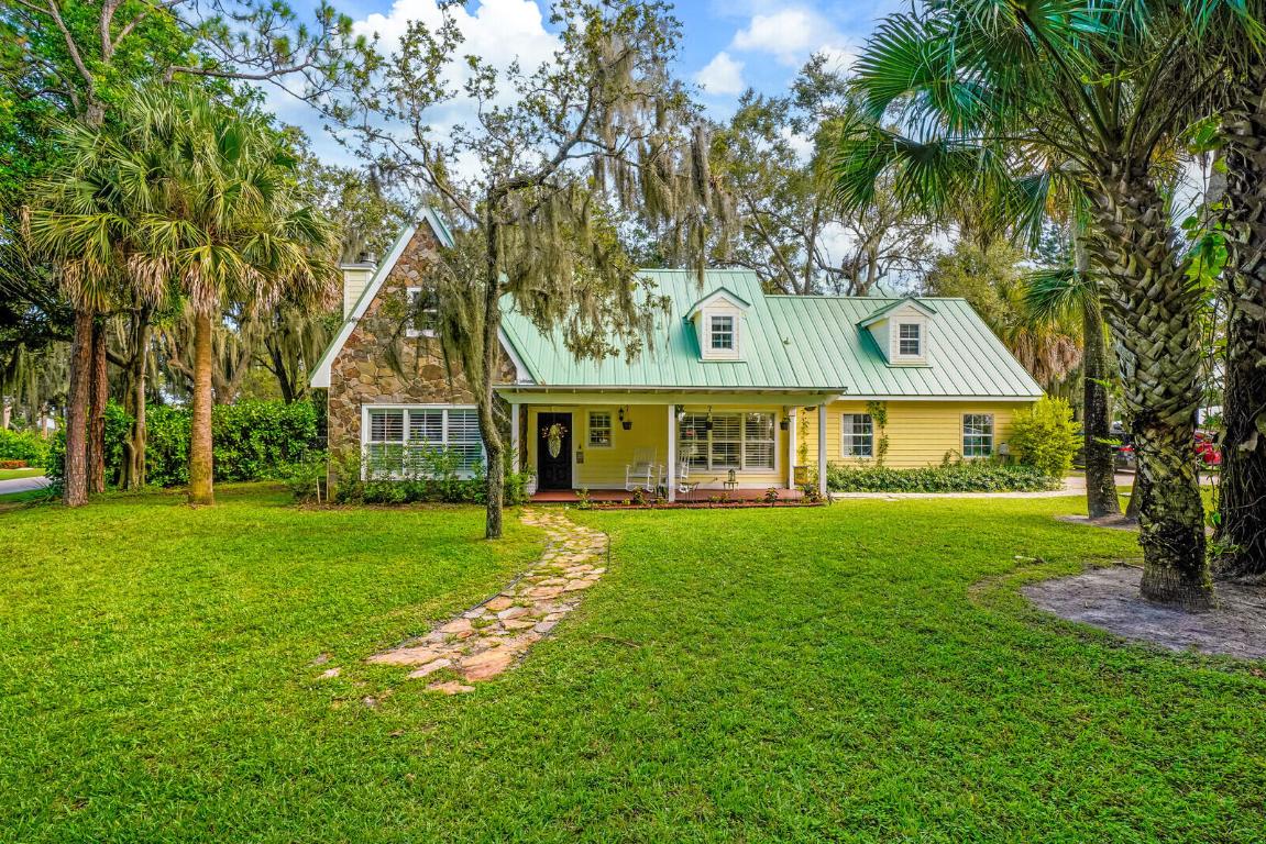 865 SW Magnolia Bluff Drive