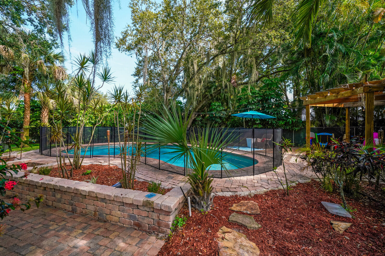 865 SW Magnolia Bluff Drive