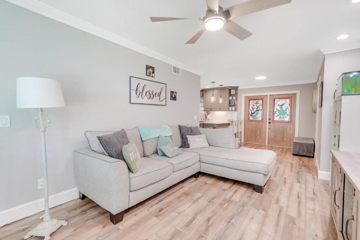 865 SW Magnolia Bluff Drive