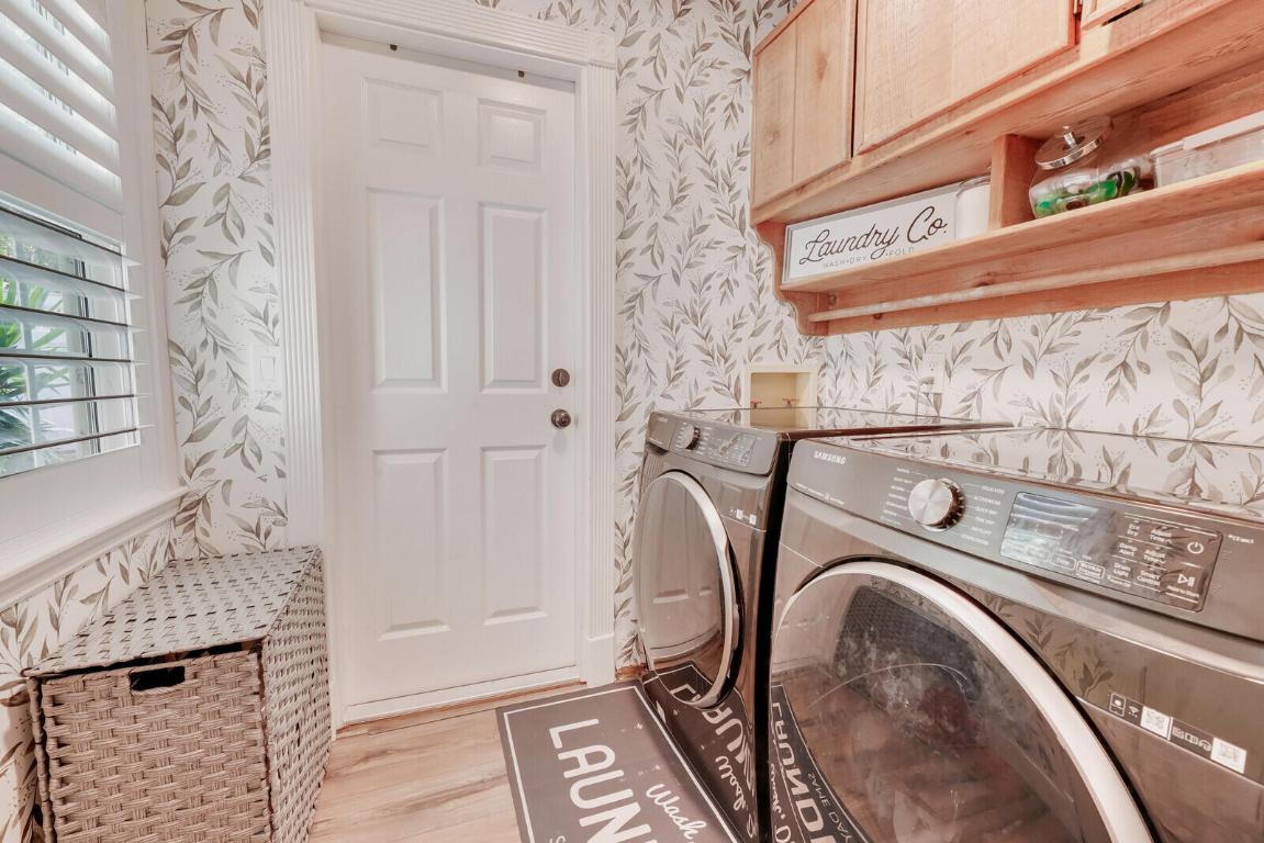 865 SW Magnolia Bluff Drive