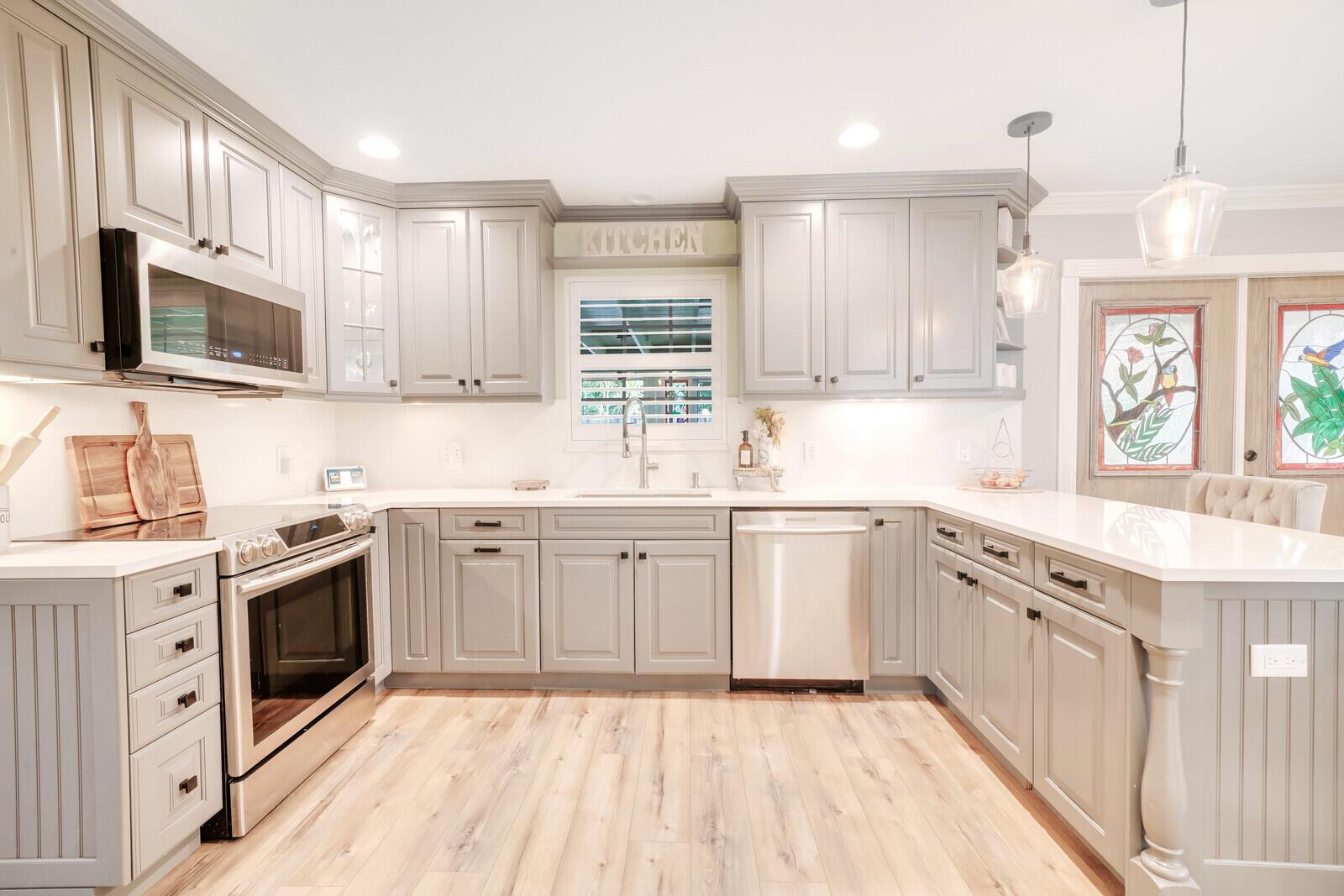 865 SW Magnolia Bluff Drive