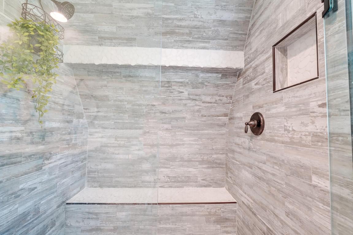 865 SW Magnolia Bluff Drive