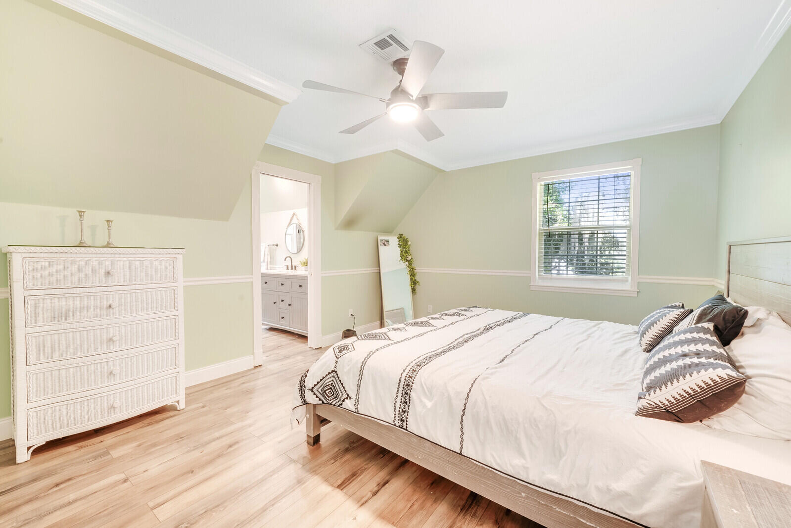 865 SW Magnolia Bluff Drive