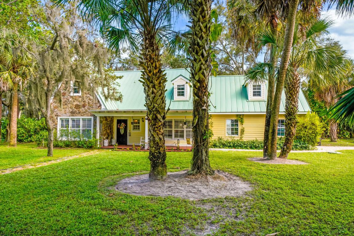 865 SW Magnolia Bluff Drive