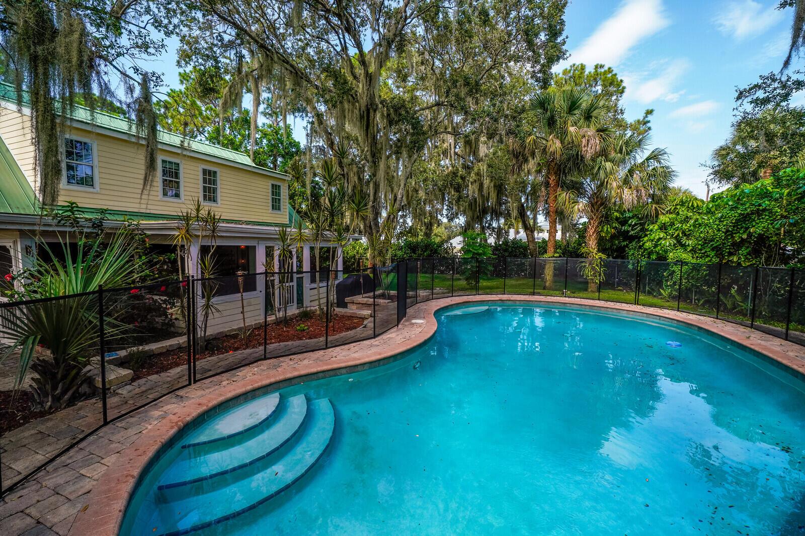 865 SW Magnolia Bluff Drive