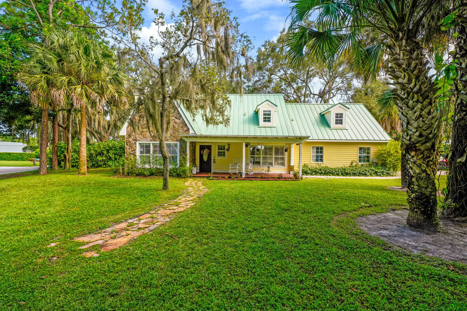 865 SW Magnolia Bluff Drive