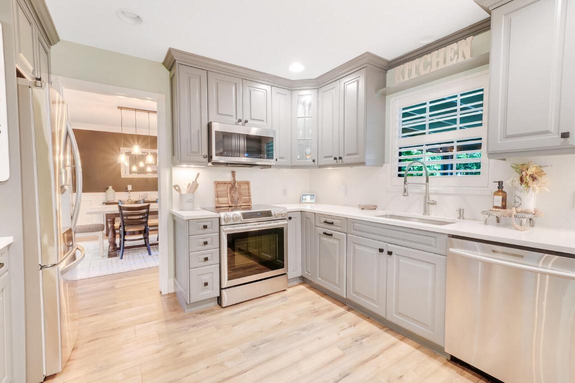 865 SW Magnolia Bluff Drive