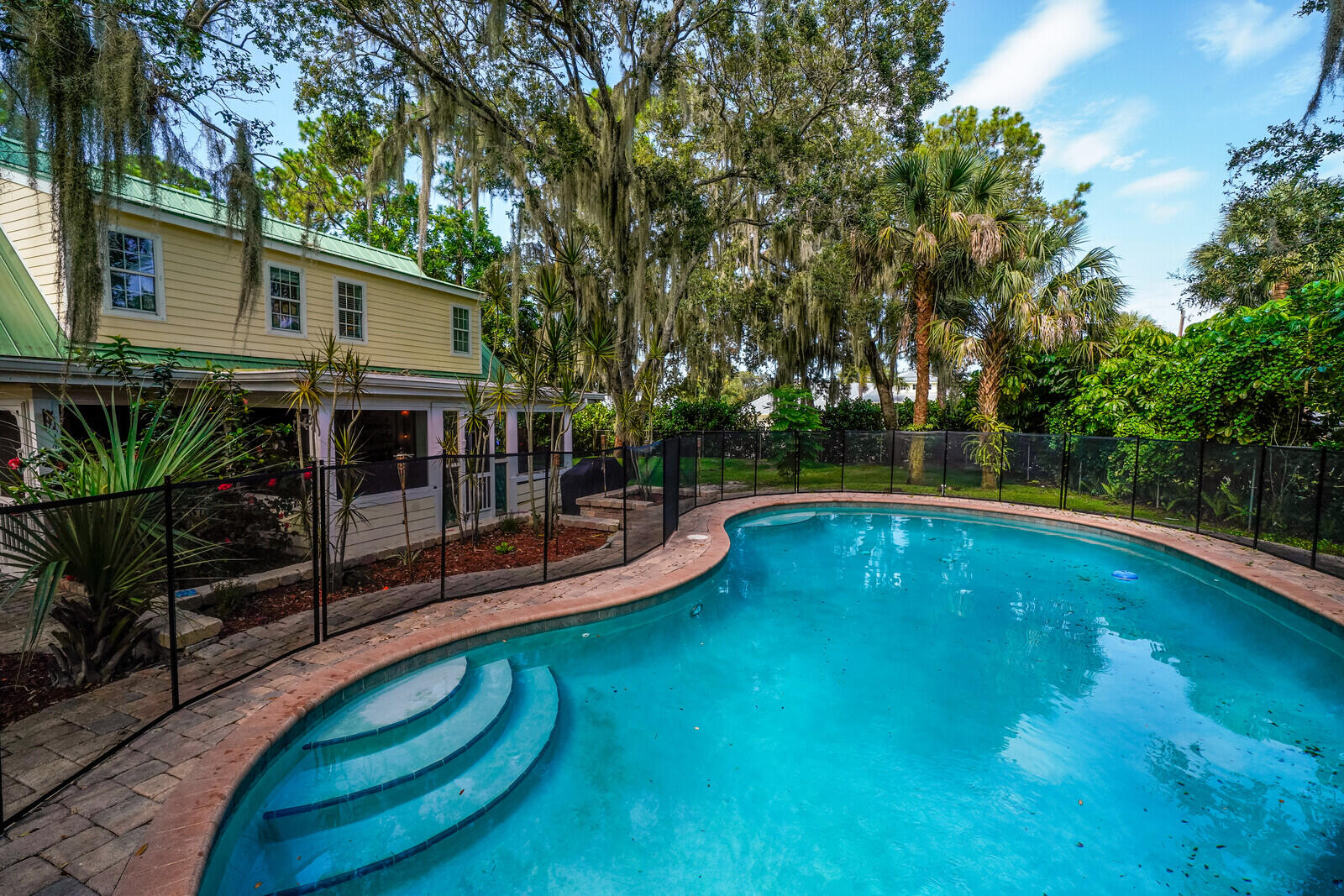 865 SW Magnolia Bluff Drive