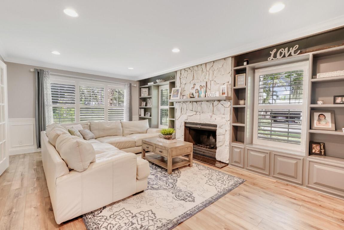 865 SW Magnolia Bluff Drive