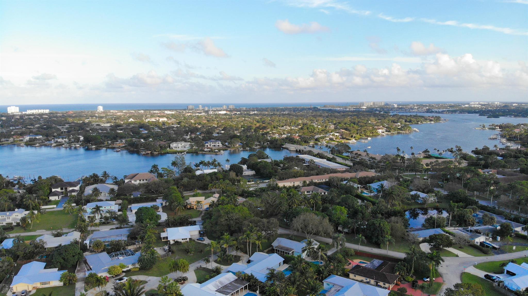 4948 Windward Avenue