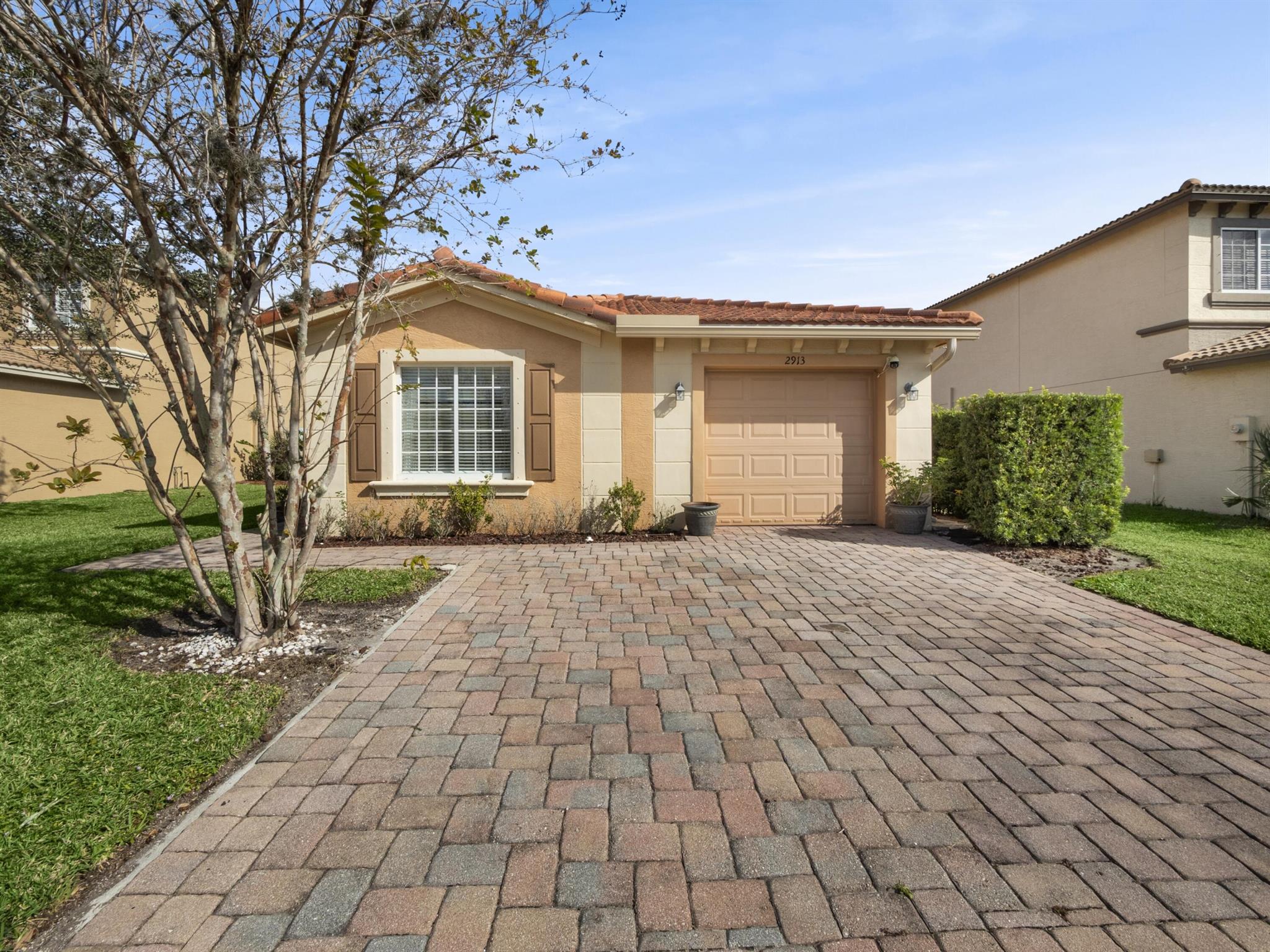 2913 SW Cape Breton Drive