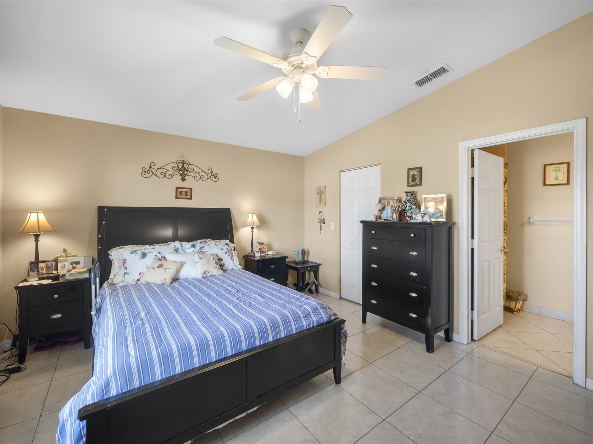 2913 SW Cape Breton Drive