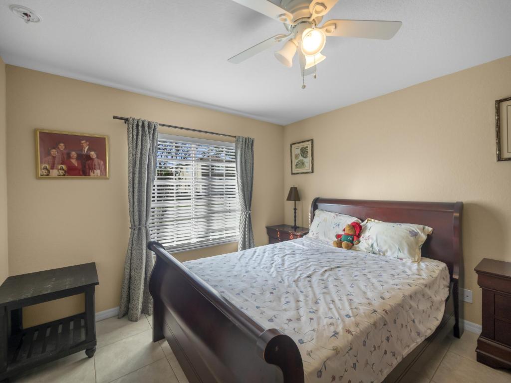 2913 SW Cape Breton Drive