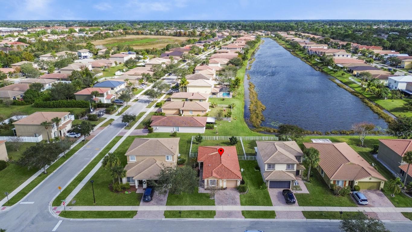 2913 SW Cape Breton Drive