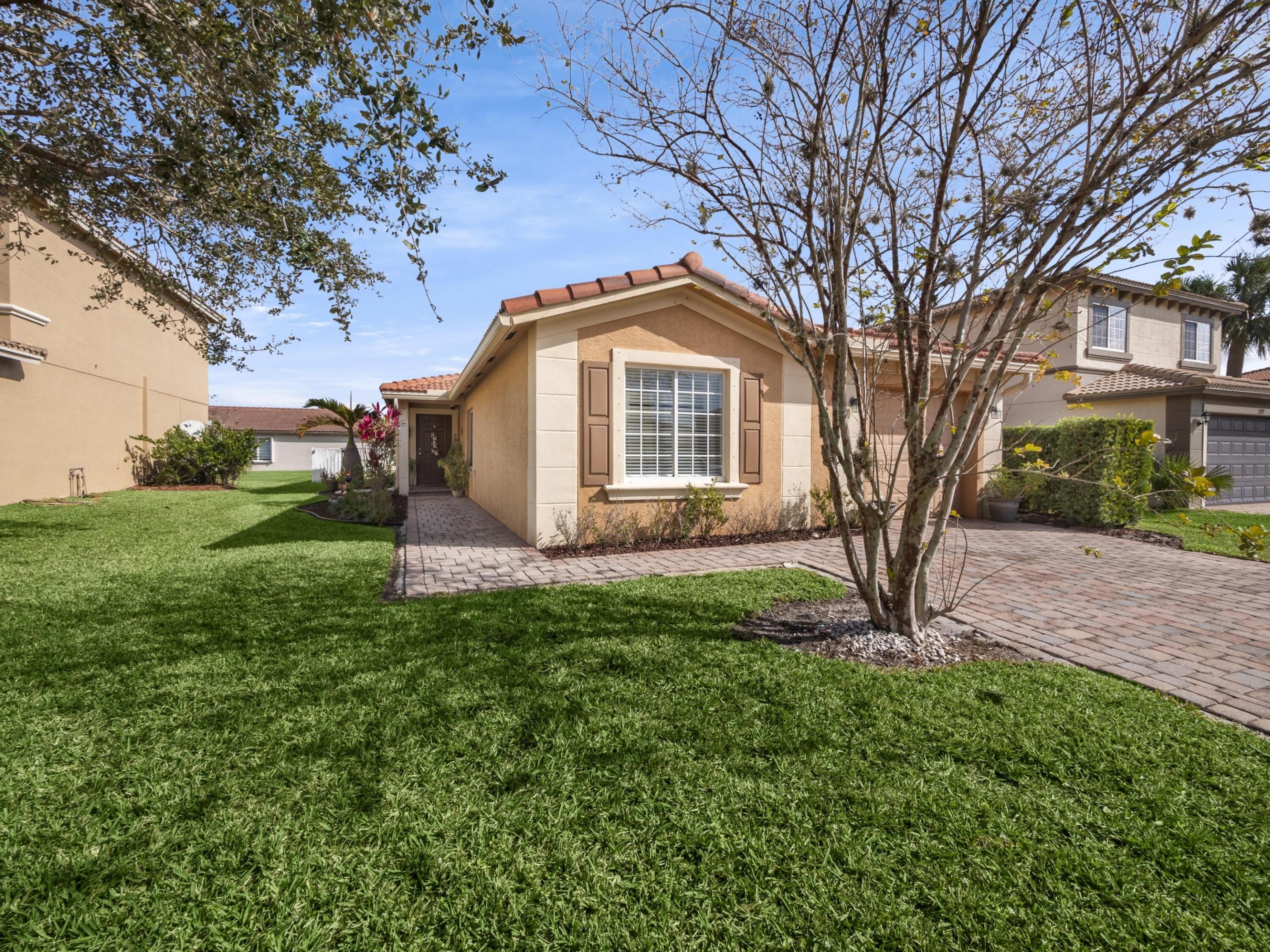 2913 SW Cape Breton Drive
