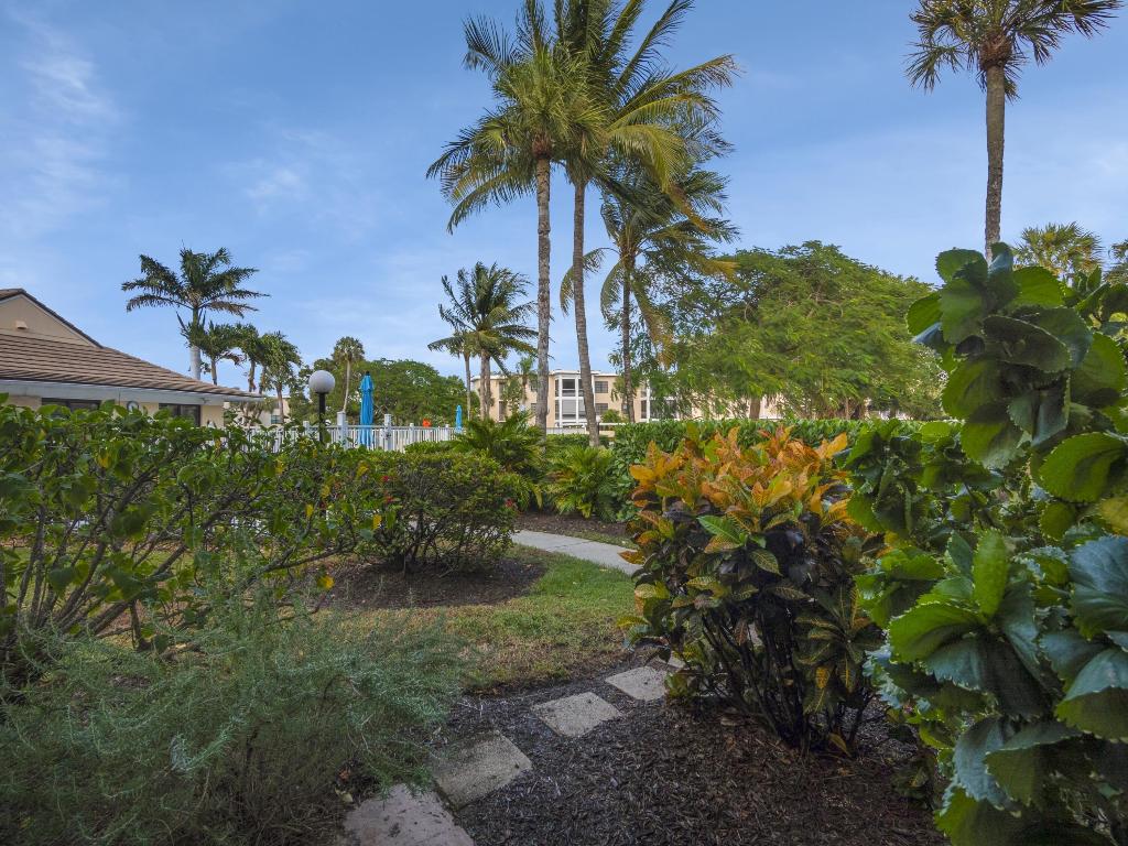 300 N Highway A1a 103e