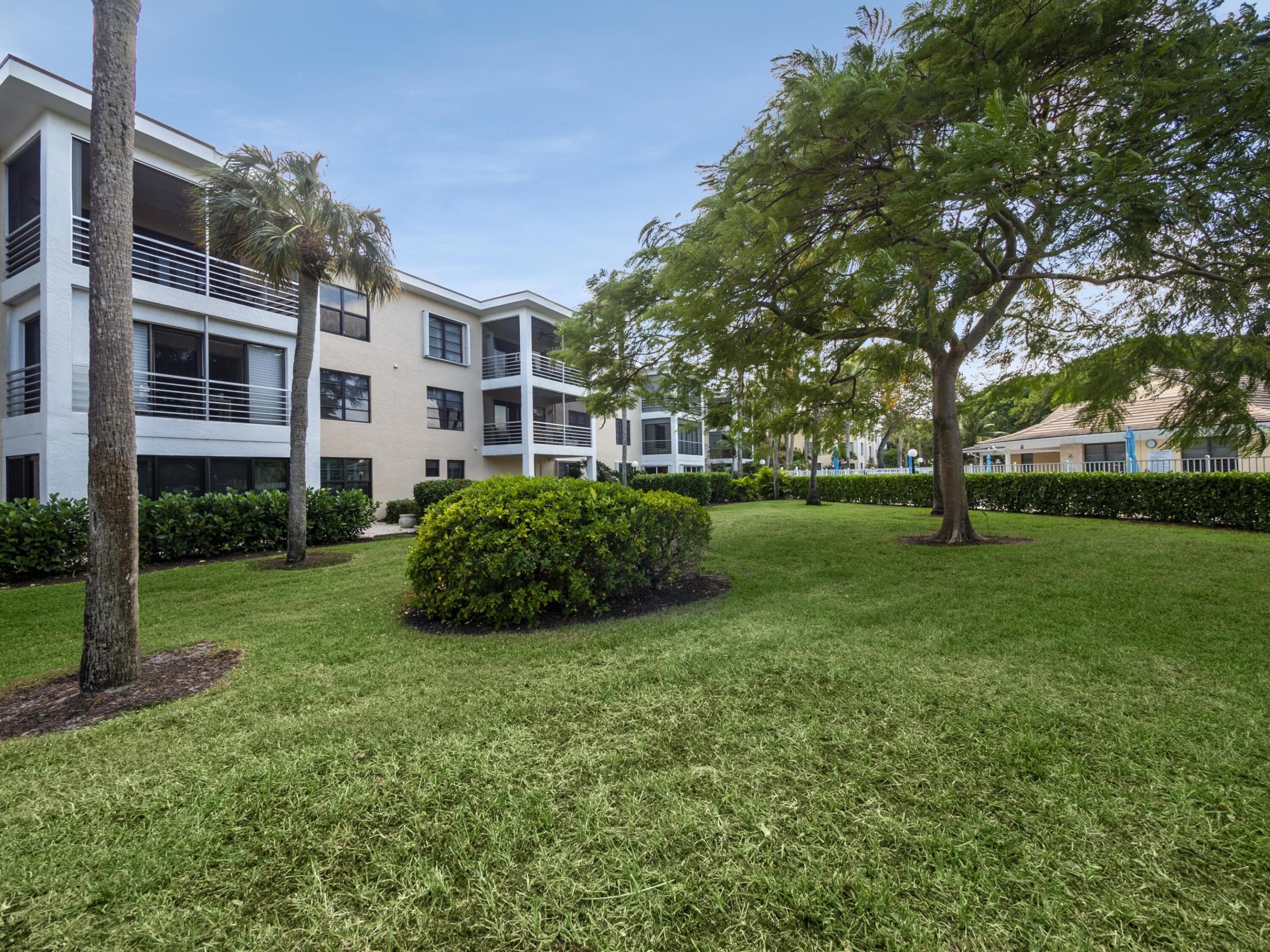 300 N Highway A1a 103e