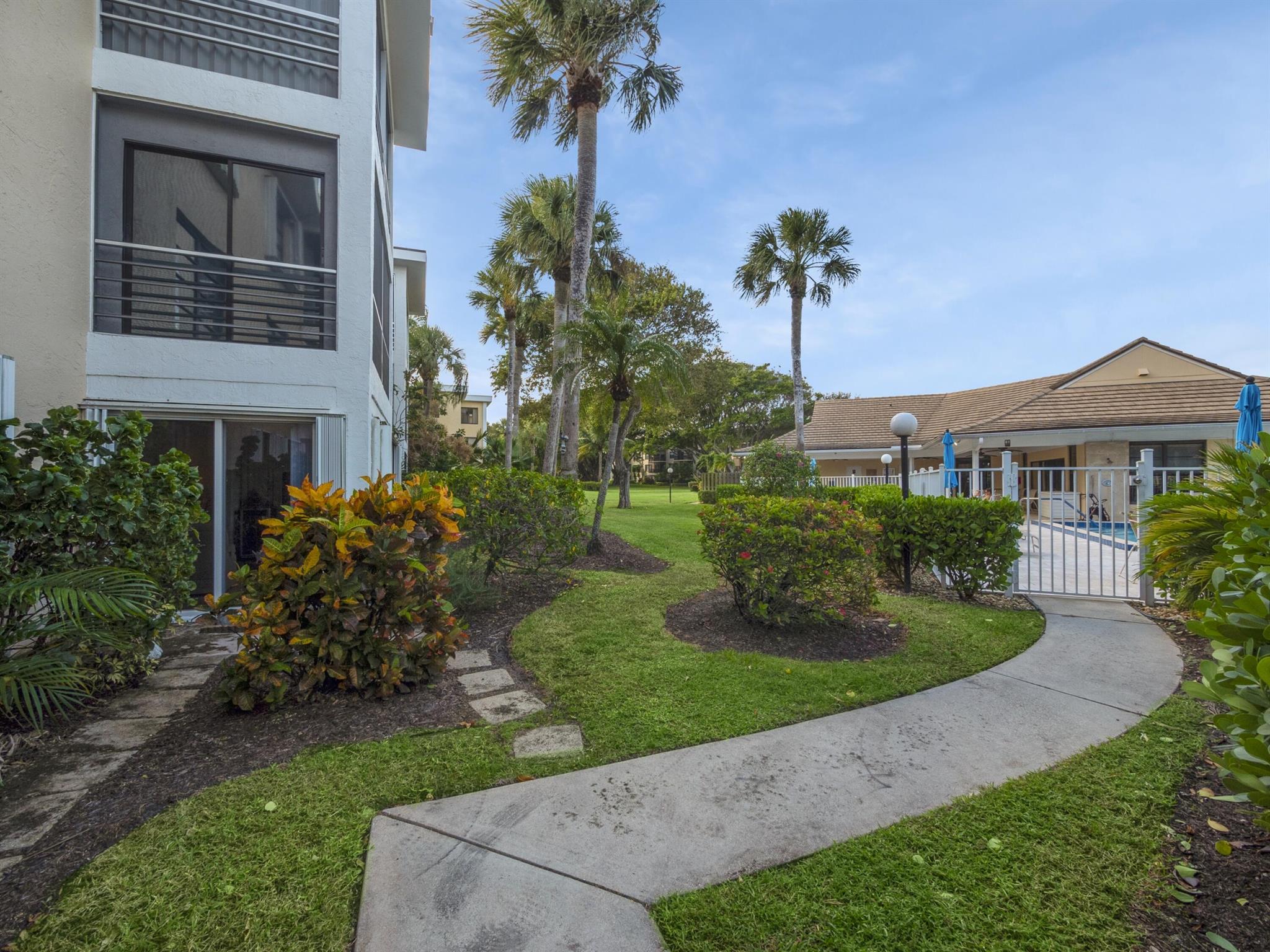 300 N Highway A1a 103e