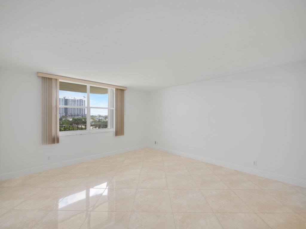 801 Lake Shore Drive 618