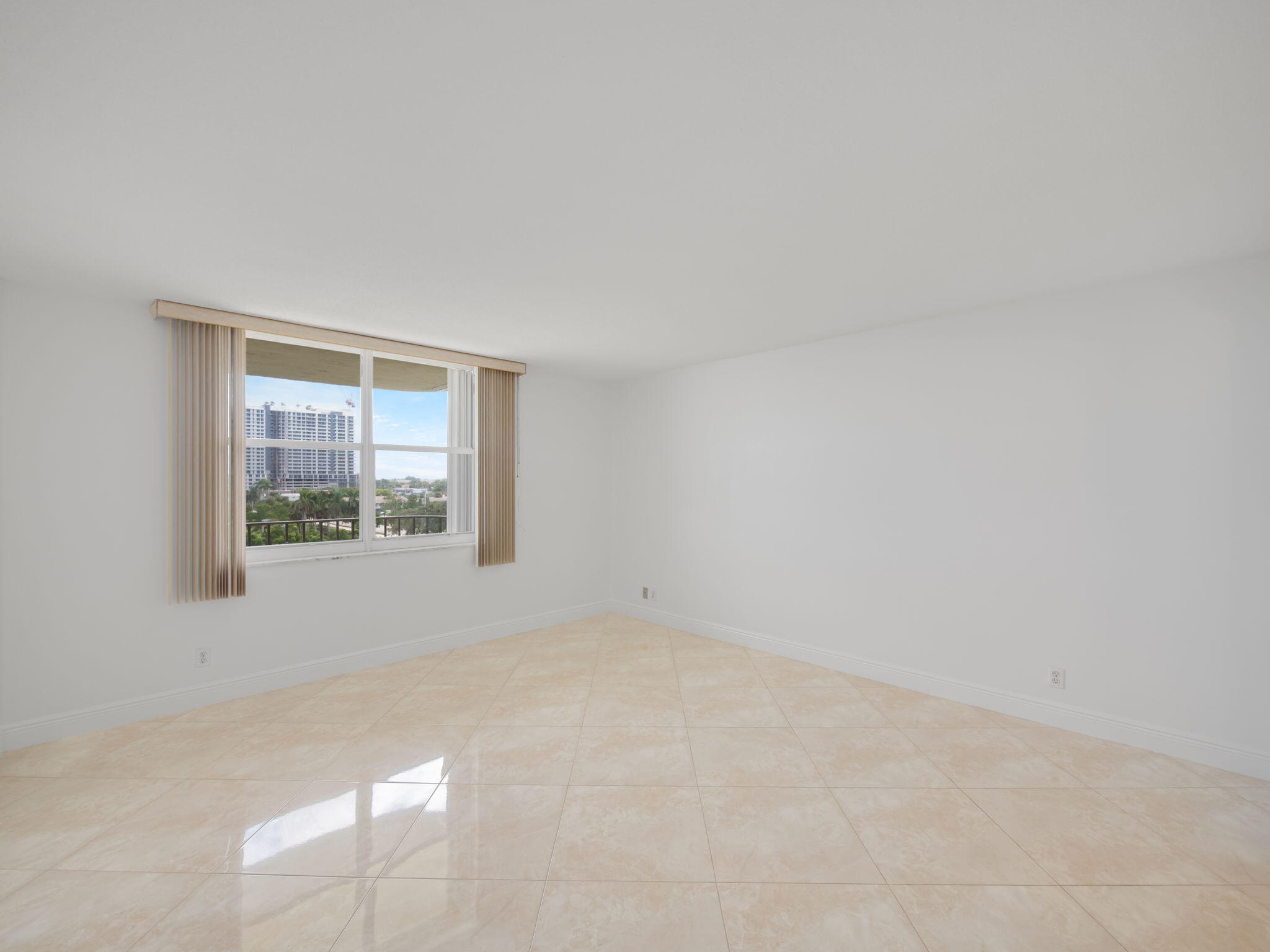 801 Lake Shore Drive 618