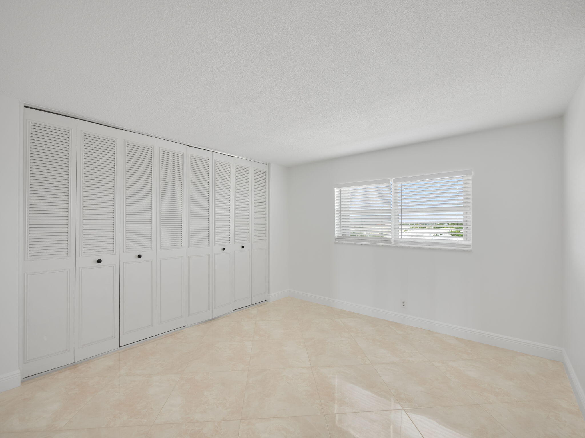 801 Lake Shore Drive 618