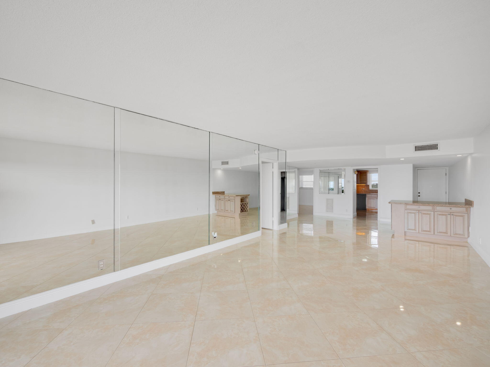 801 Lake Shore Drive 618