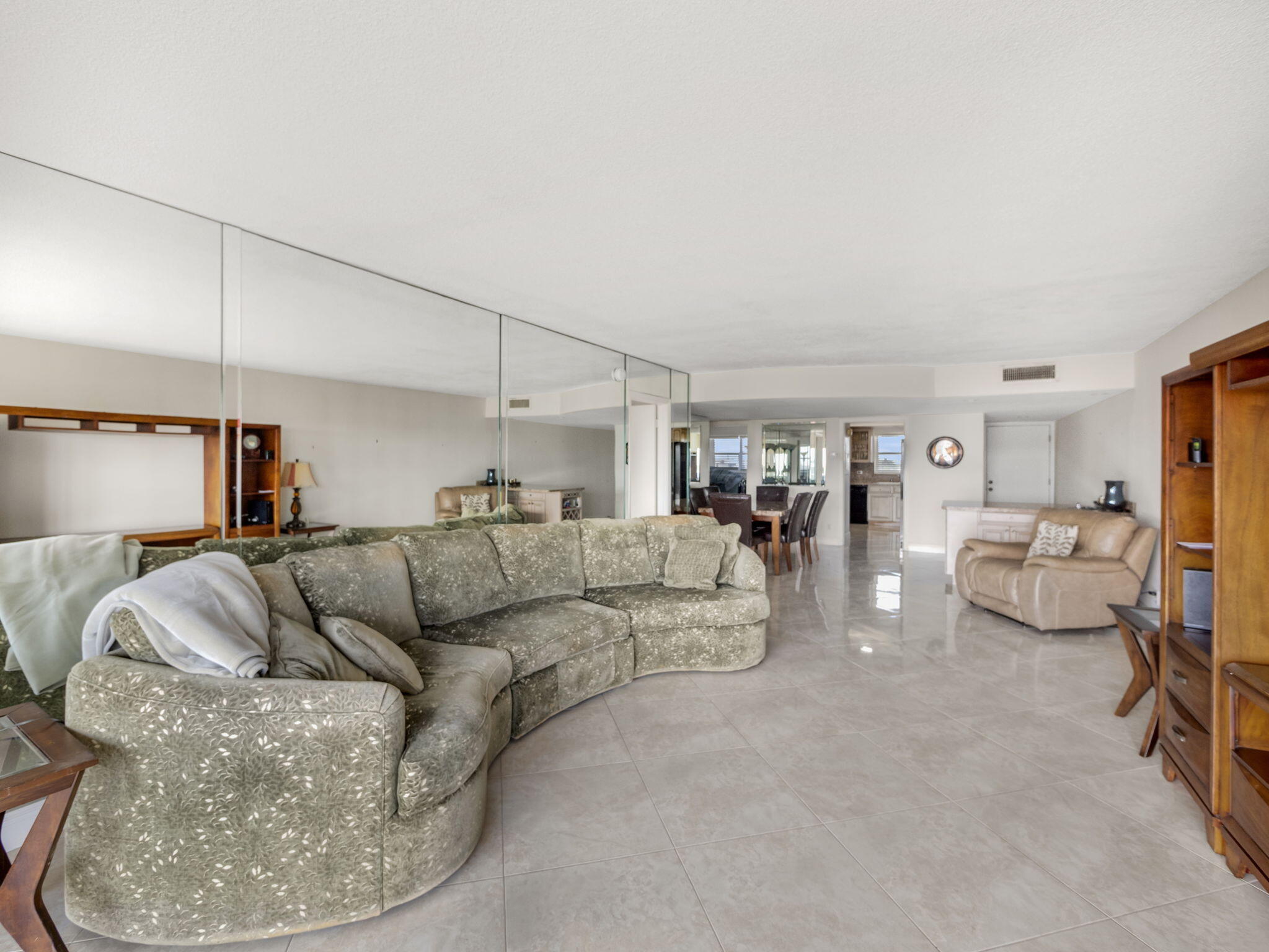 801 Lake Shore Drive 618