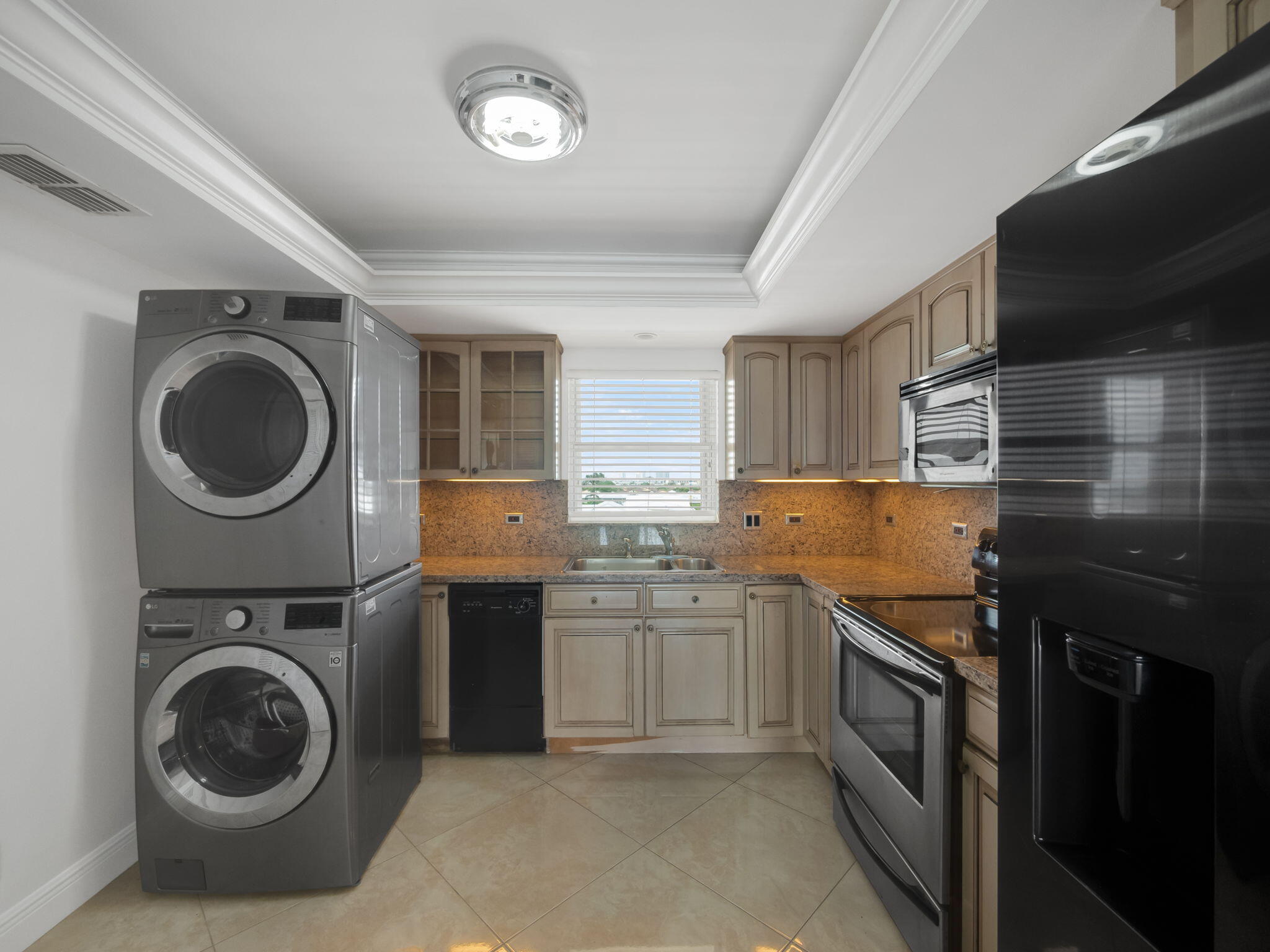 801 Lake Shore Drive 618