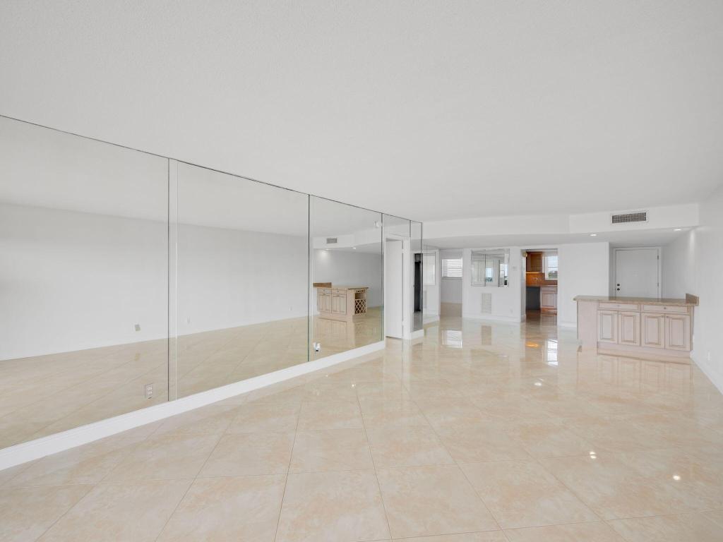 801 Lake Shore Drive 618