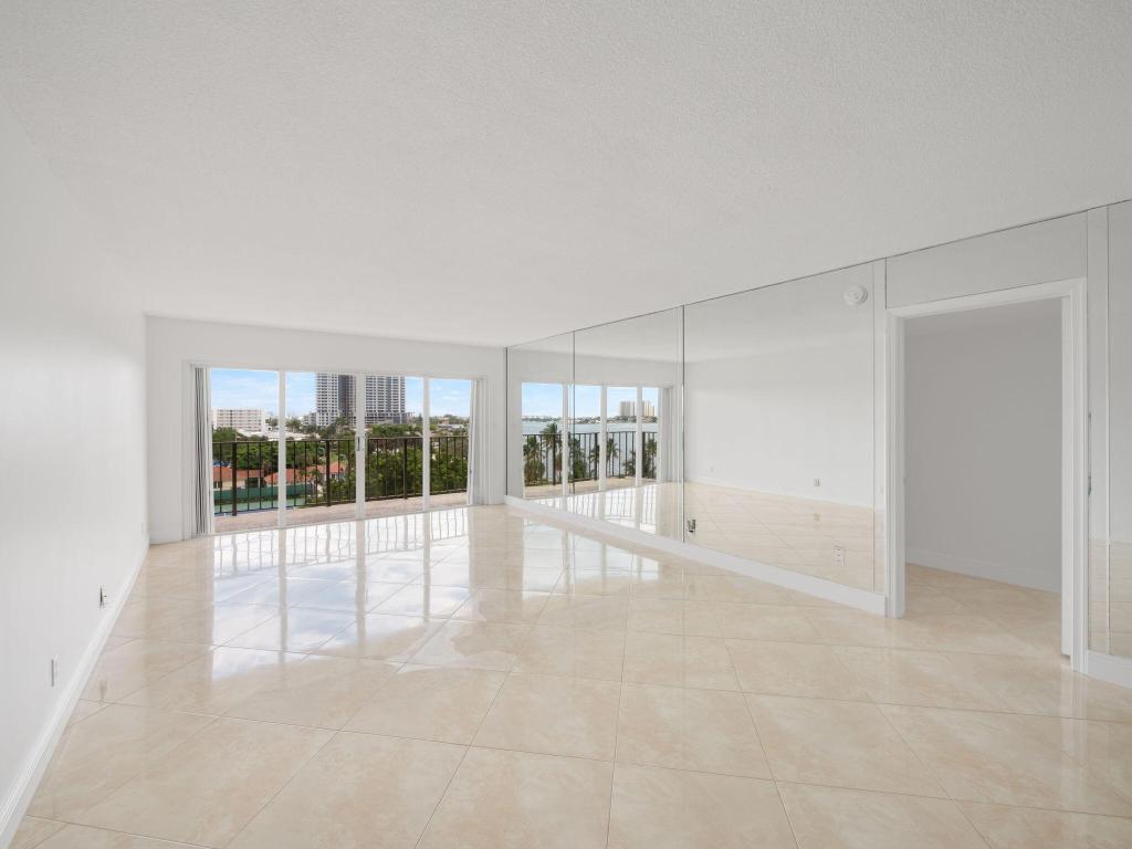 801 Lake Shore Drive 618