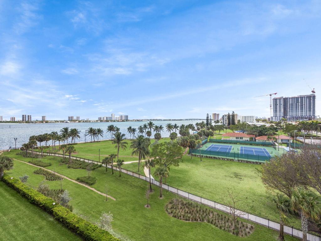 801 Lake Shore Drive 618