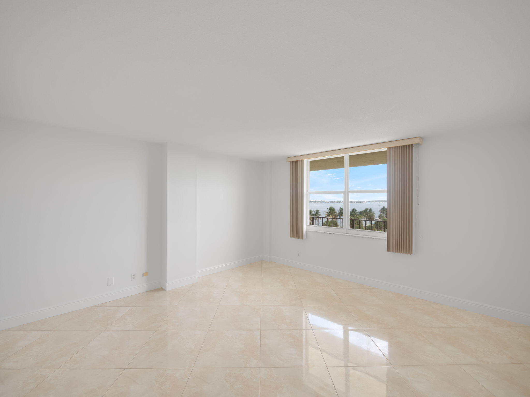 801 Lake Shore Drive 618