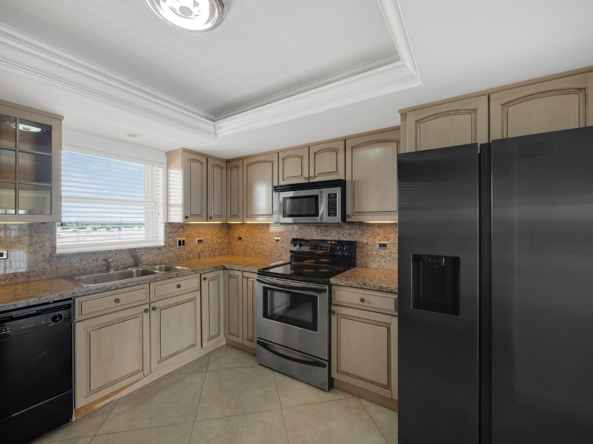 801 Lake Shore Drive 618