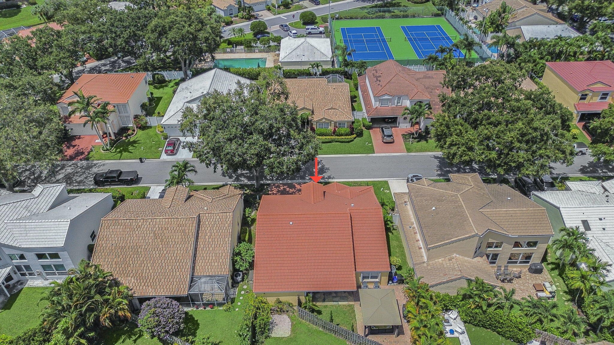 1095 Roble Way