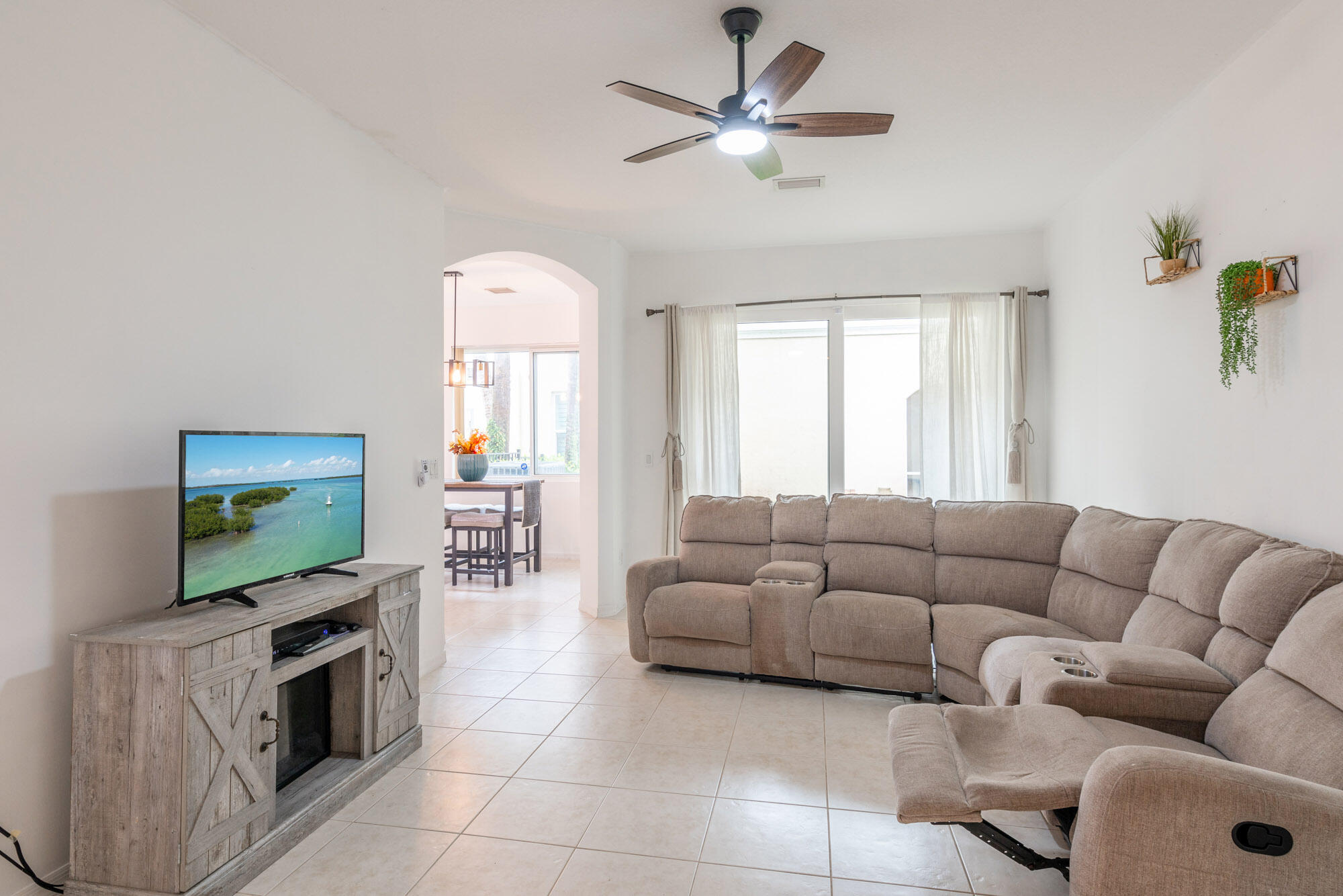 6112 Seminole Gardens Circle