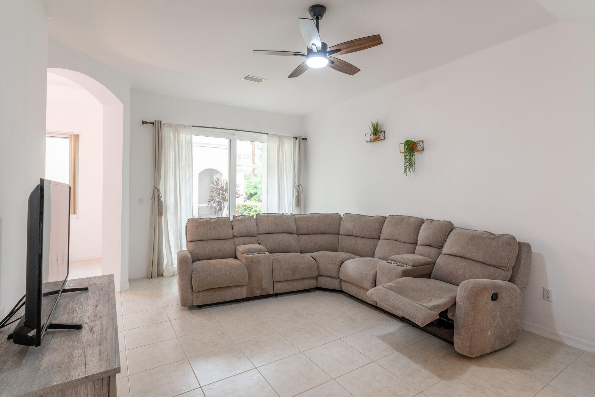6112 Seminole Gardens Circle