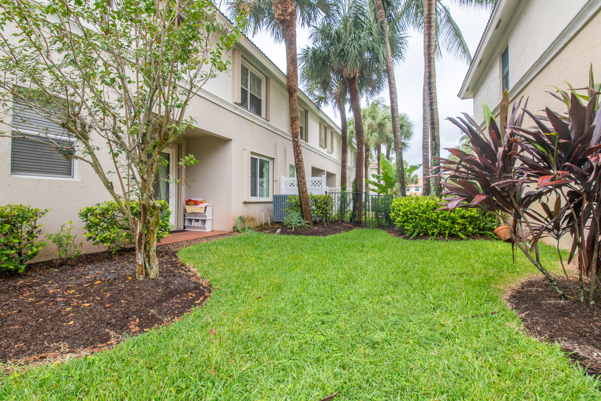 6112 Seminole Gardens Circle